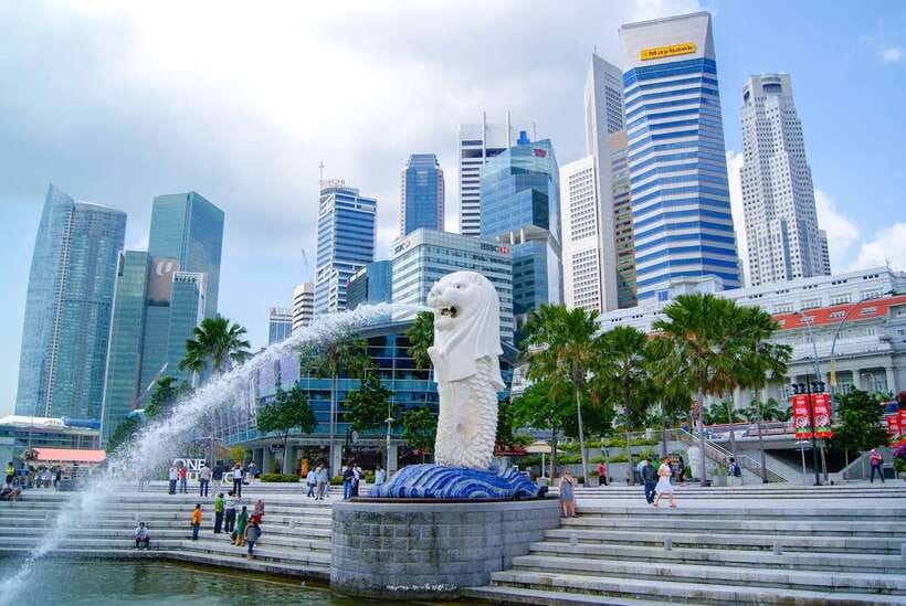 Singapore: Highlights and Hidden Gems Private Car Tour - Gardens, architecture, and Singapore’s future