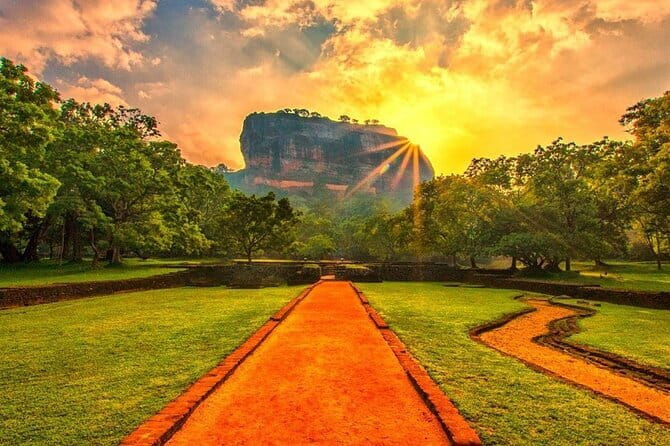 Sri Lanka 11 Days with Driver and Vehicle (Customizable) - Day 7: The train to Ella and a choice of hikes