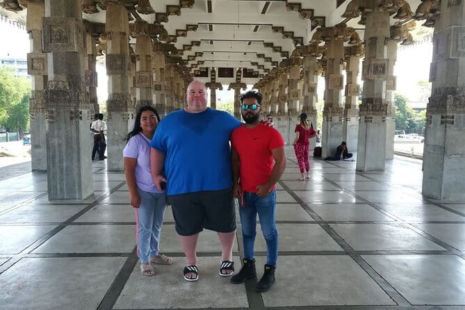 Sri Lanka: 8-Day Private Round Tour with Driver - Day 3: Kandy’s sacred center and gardens