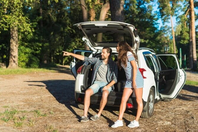 Sri Lanka Private car charter with driver and fuel. - Choosing between a car, van, and minibus