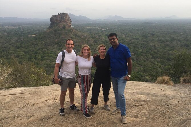Sri Lanka; Professional Chauffeur Guide With Modern Vehicles - Starting in Negombo or at the airport
