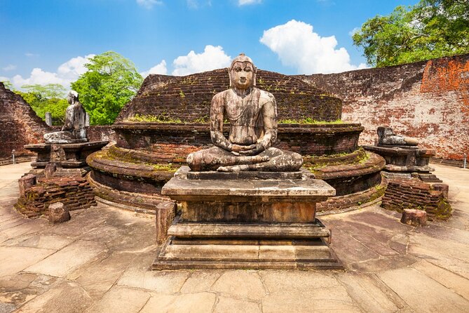 Sri Lanka tour 8 Days with a private driver, hotels, and vehicle - Day 3: Sigiriya Rock, a village option, and Dambulla caves