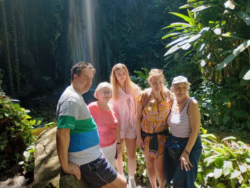 St. Lucia: Private Customizable Day Tour with Driver - Food, rum, bananas, and small local stops