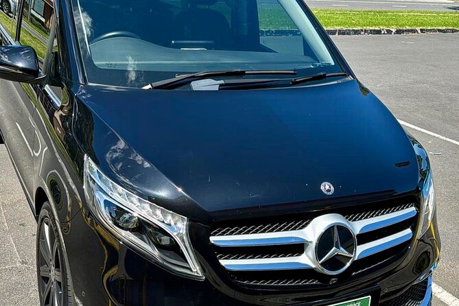 Starways Chauffeur - Airport Transfer & Chauffeurs in Melbourne - Communication that reduces airport stress
