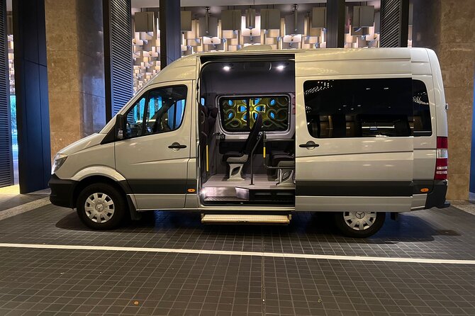 Starways Chauffeur - Airport Transfer & Chauffeurs in Melbourne - What to prepare before the ride