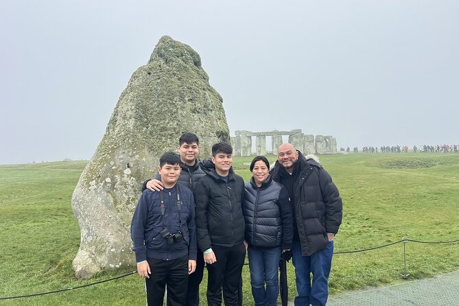 Stonehenge and Bath Private car with Chauffeur and Guide - Seeing Stonehenge with a guide