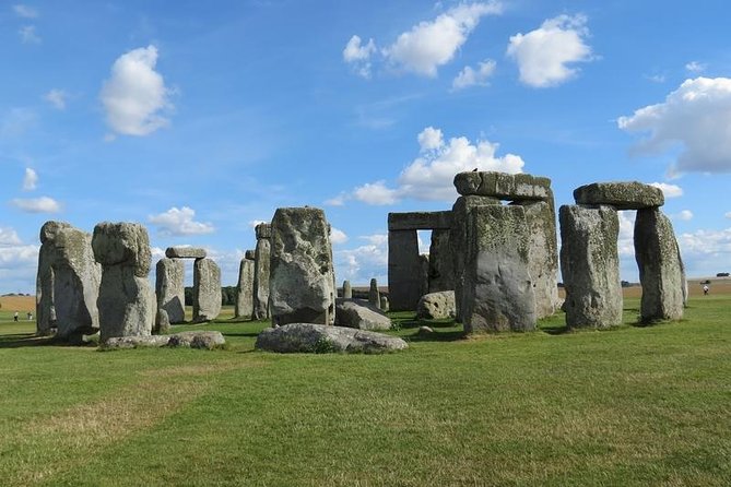 Stonehenge Independent Visit with Private Driver by Luxury Sedan - Choosing the shuttle or the nearly two-mile walk