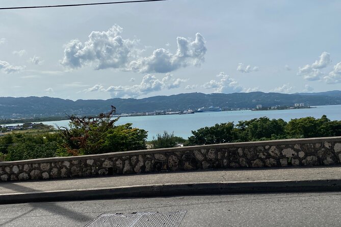 Street Executive Tours And Chauffeur Service Jamaica - The airport-to-hotel ride, step by step