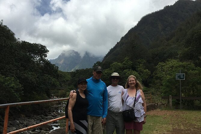 Stretch Limousine Private Transfer around the Island of Maui - How to make the four to six hours count