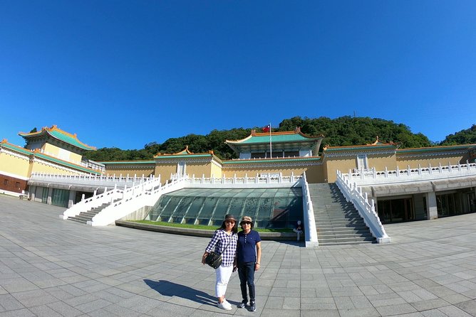 Taipei Private Car Charter Tour - Going beyond the city to Jiufen and Shifen