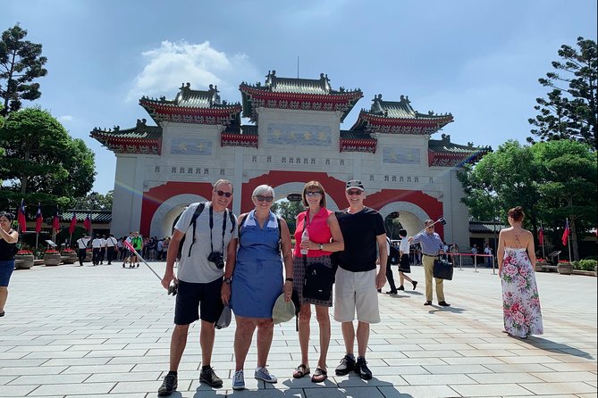 Taipei Private Car Charter Tour - What the chauffeur adds beyond driving