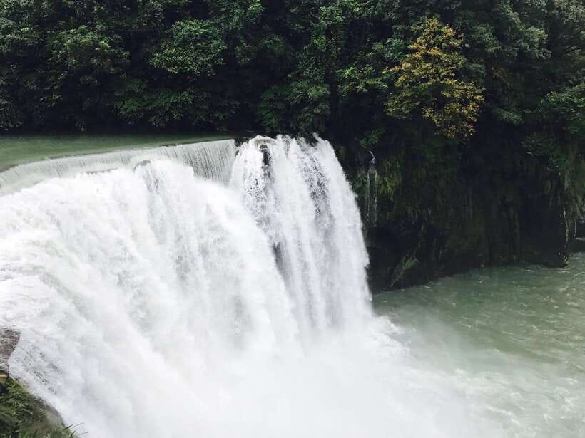 Taipei: Private City Sightseeing Tour with Driver - Yehliu Geopark and the northeast coast option