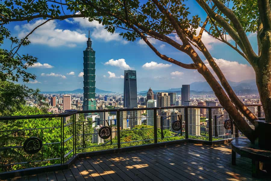 Taiwan Taipei: 8-Hour Customized Taipei City Exploration! - Taipei 101, the city’s modern calling card