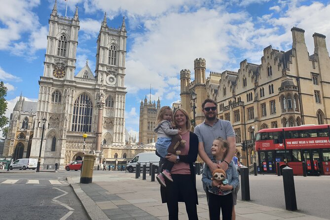 The London Black Cab Tour - Chauffeur & Narrated Guided Tour - Mayfair and the royal route to Buckingham Palace