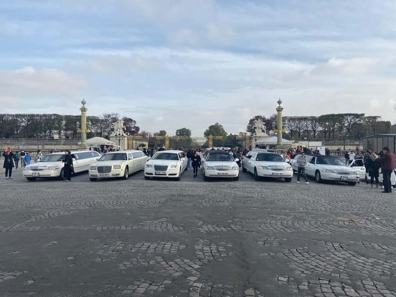 Tour of Paris by limousine by day or night. - A polished hour on Paris streets