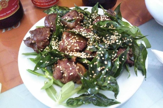 Trang An Hoa Lu Mua Cave Tour [Japanese guide, limousine bus, lunch and dinner included] - A local lunch in Ninh Binh