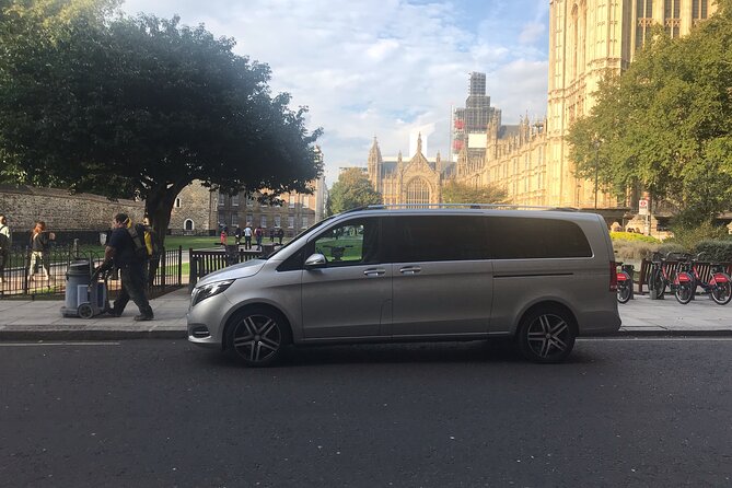 Transfer from Heathrow Airport to London hotel on private car - What the one-hour drive is really like