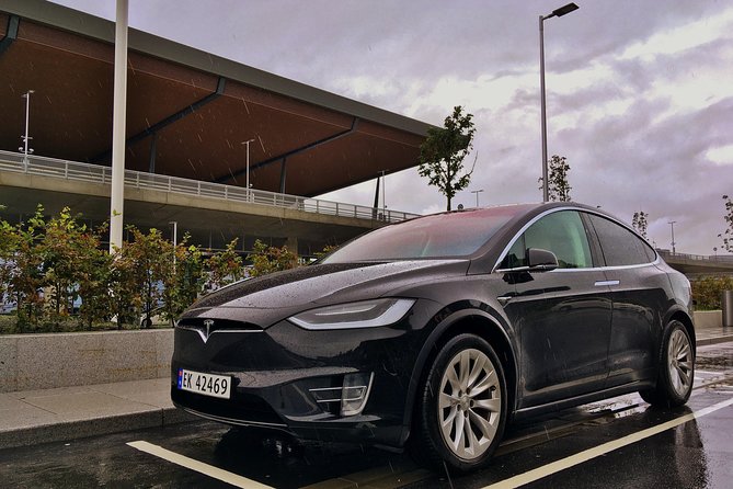 TRANSFER, LUXURY CAR 1-3 PAX: Bergen airport transfer - A direct ride between Flesland and central Bergen
