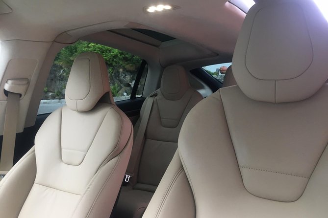 TRANSFER, LUXURY CAR 1-3 PAX: Bergen airport transfer - Timing, luggage, and small details that matter