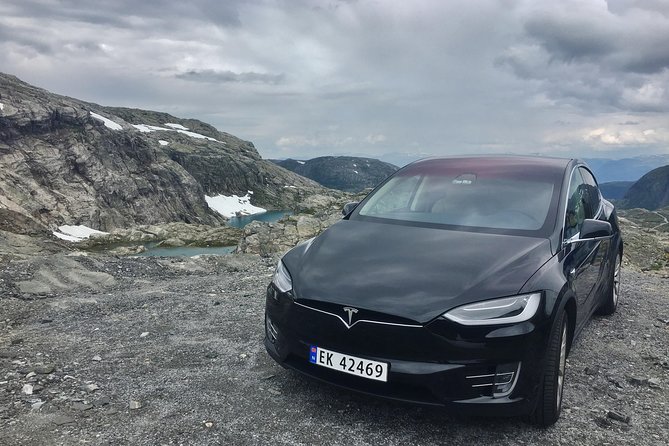 TRANSFER, LUXURY CAR 1-3 PAX: Bergen airport transfer - What the ride is like in a Tesla or Mercedes van