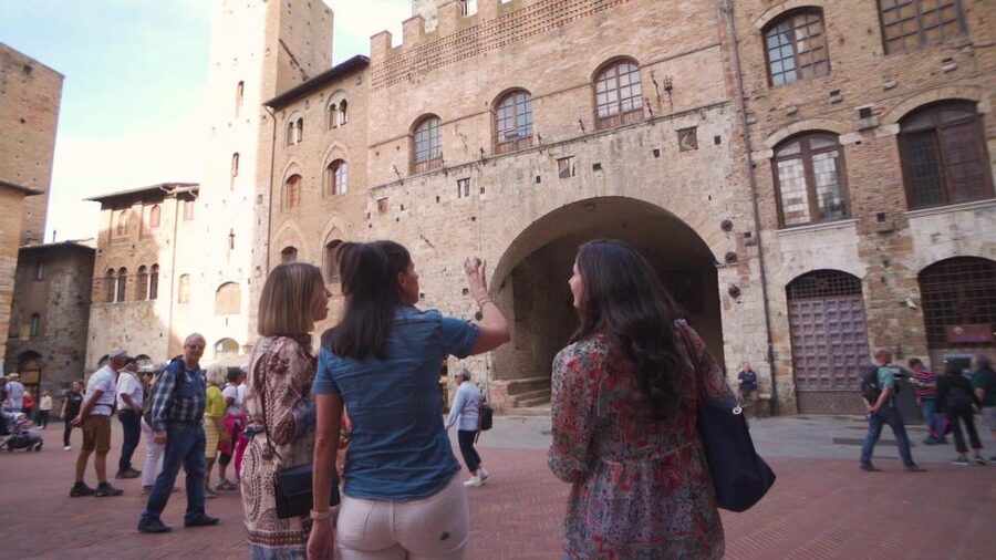 Tuscany: Full-Day Luxury Minivan Tour with Siena and Pisa - Siena and Piazza del Campo