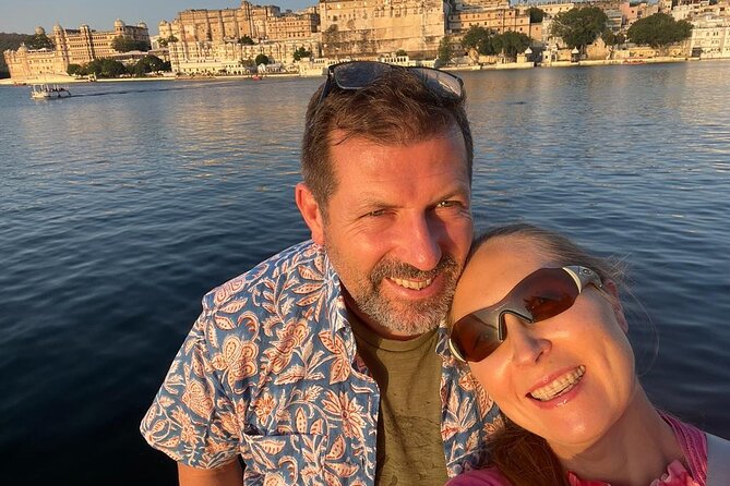 Udaipur Full Day Sightseeing Tour by Private Car - What the driver and guide arrangement is really like