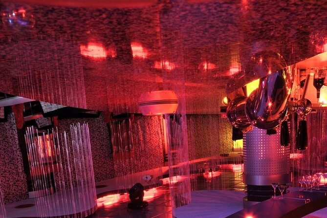 Vegas Secrets: Bars, Shopping, Limo and Dining Experience - Starting with drinks, photos, and the Bellagio