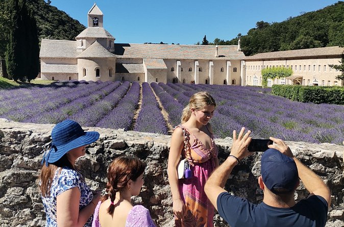 Vehicle with Driver in Provence - A practical choice for older family members