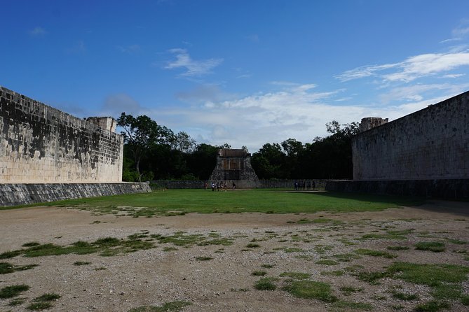 VIP Chichen Itza Private Tour - Luxury Car - Lunch and a Short Walk in Valladolid