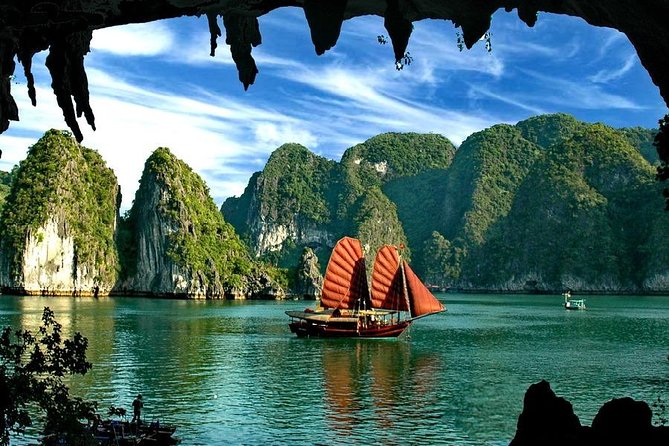 VIP Ha Long Bay 6 hour FUJI cruise with latest luxury cruise ship + limousine + highway + dinner for Japanese only - Seafood lunch with a view