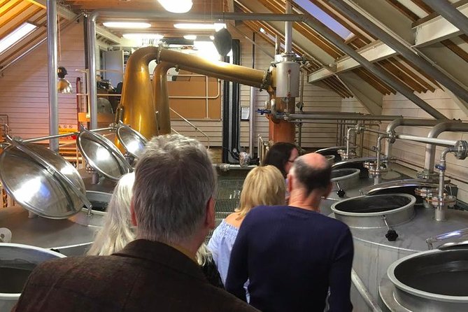 Whisky and Gin Private Tour in the Cotswolds with Driver Guide - Two hours at Cotswolds Distillery