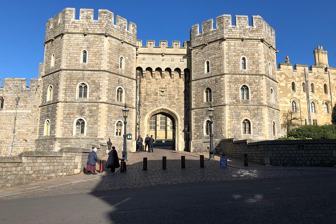 Windsor Castle and Eton College Private Car with Driver Guide - The strongest reason to book