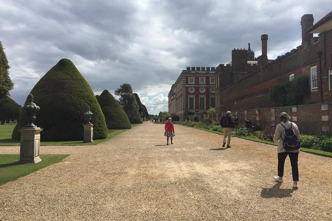 Windsor Castle and Hampton Court Private Car with Driver Guide - The cost: high for one or two people, better for a full group