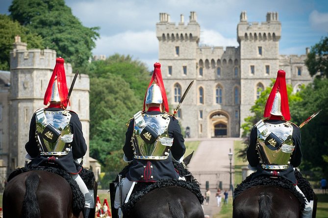 Windsor Castle, Stonehenge & Bath Private Car Tour from London - Windsor Castle and 900 years of royal life