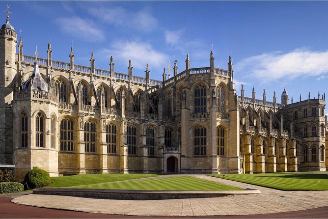 Windsor Castle, Stonehenge & Bath Private Car Tour from London - What the private Mercedes service changes